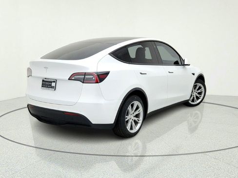 Used 2022 Tesla Model Y Long Range AWD/4WD image 11