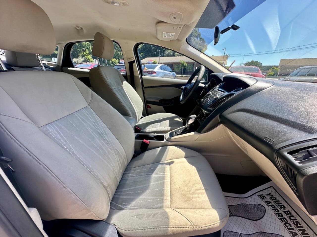 Used 2015 Ford Focus SE FWD image 18
