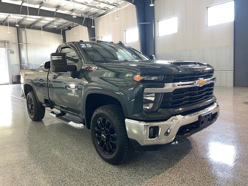 Used 2025 Chevrolet Silverado 2500 LT AWD/4WD image 1