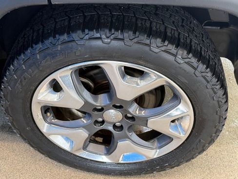 Used 2018 Jeep Compass Limited AWD/4WD image 8