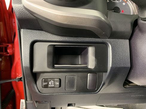 Used 2016 Toyota Tacoma SR5 w/ Towing Package AWD/4WD image 17