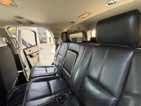 Used 2014 Chevrolet Tahoe LT RWD image 11