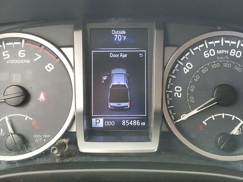 Used 2016 Toyota Tacoma SR5 w/ SR5 Appearance Package (SN) RWD image 26