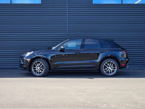 New 2026 Porsche Macan AWD/4WD image 3