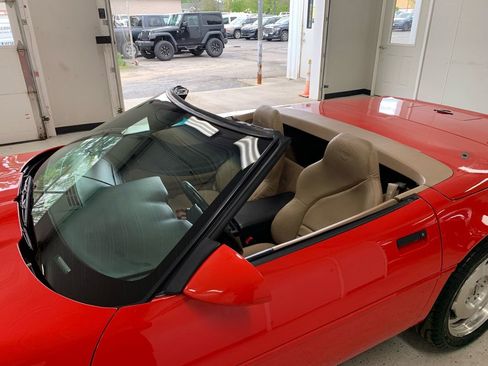 Used 1996 Chevrolet Corvette Convertible image 15