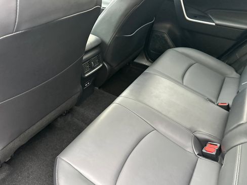 Used 2023 Toyota RAV4 XLE Premium image 4