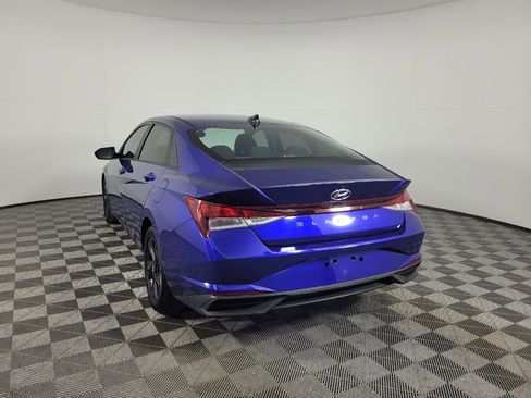 Used 2021 Hyundai Elantra SEL w/ Convenience Package FWD image 5