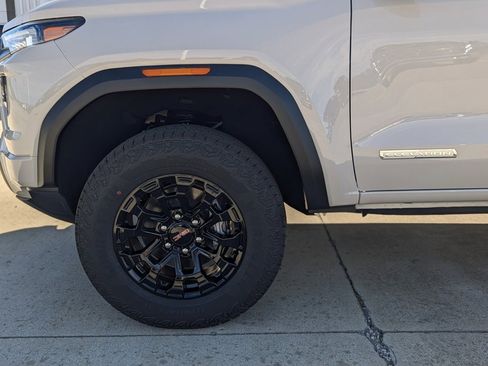 New 2026 GMC Canyon Elevation image 10