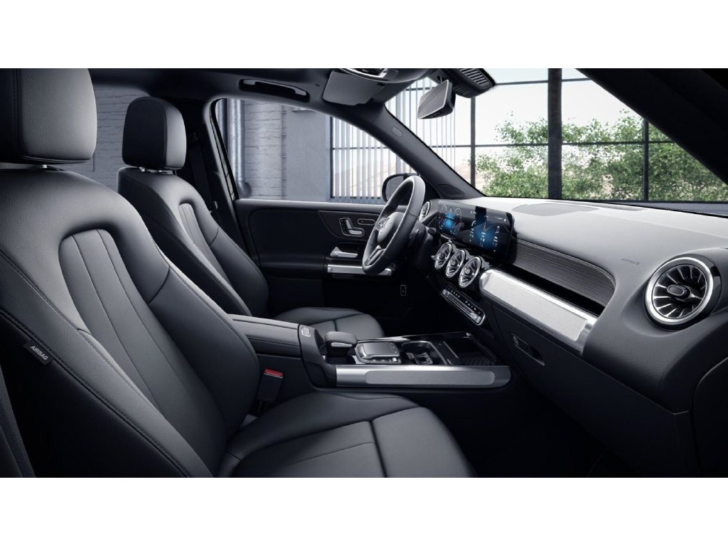 Used 2023 Mercedes-Benz GLB 250 4MATIC image 4