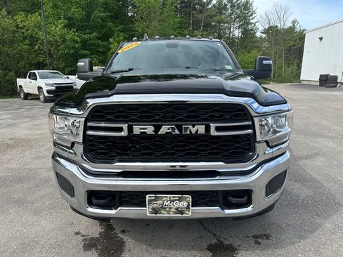 Used 2024 RAM 3500 Tradesman w/ Chrome Appearance Group AWD/4WD image 8