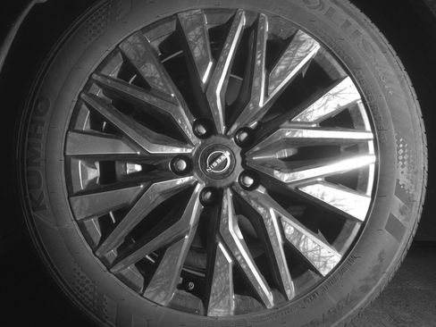 Used 2025 Nissan Altima 2.5 SV image 12