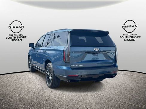 Used 2025 Cadillac Escalade Sport Platinum w/ LPO, Floor Liner Package AWD/4WD image 7