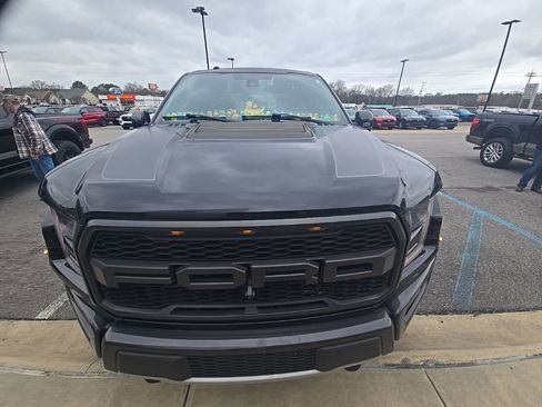 Used 2018 Ford F150 Raptor w/ Equipment Group 802A Luxury image 9