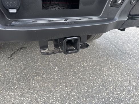 Used 2023 Ford F150 Lightning Lariat image 29