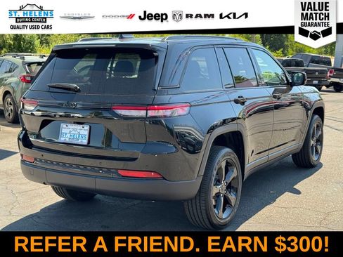 Certified 2025 Jeep Grand Cherokee Altitude AWD/4WD image 9