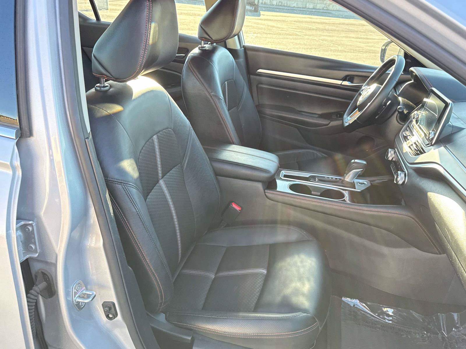 Used 2025 Nissan Altima 2.5 SR FWD image 18