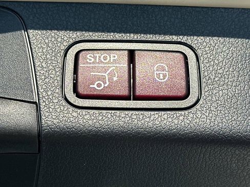 New 2026 Mercedes-Benz GLB 250 4MATIC image 21