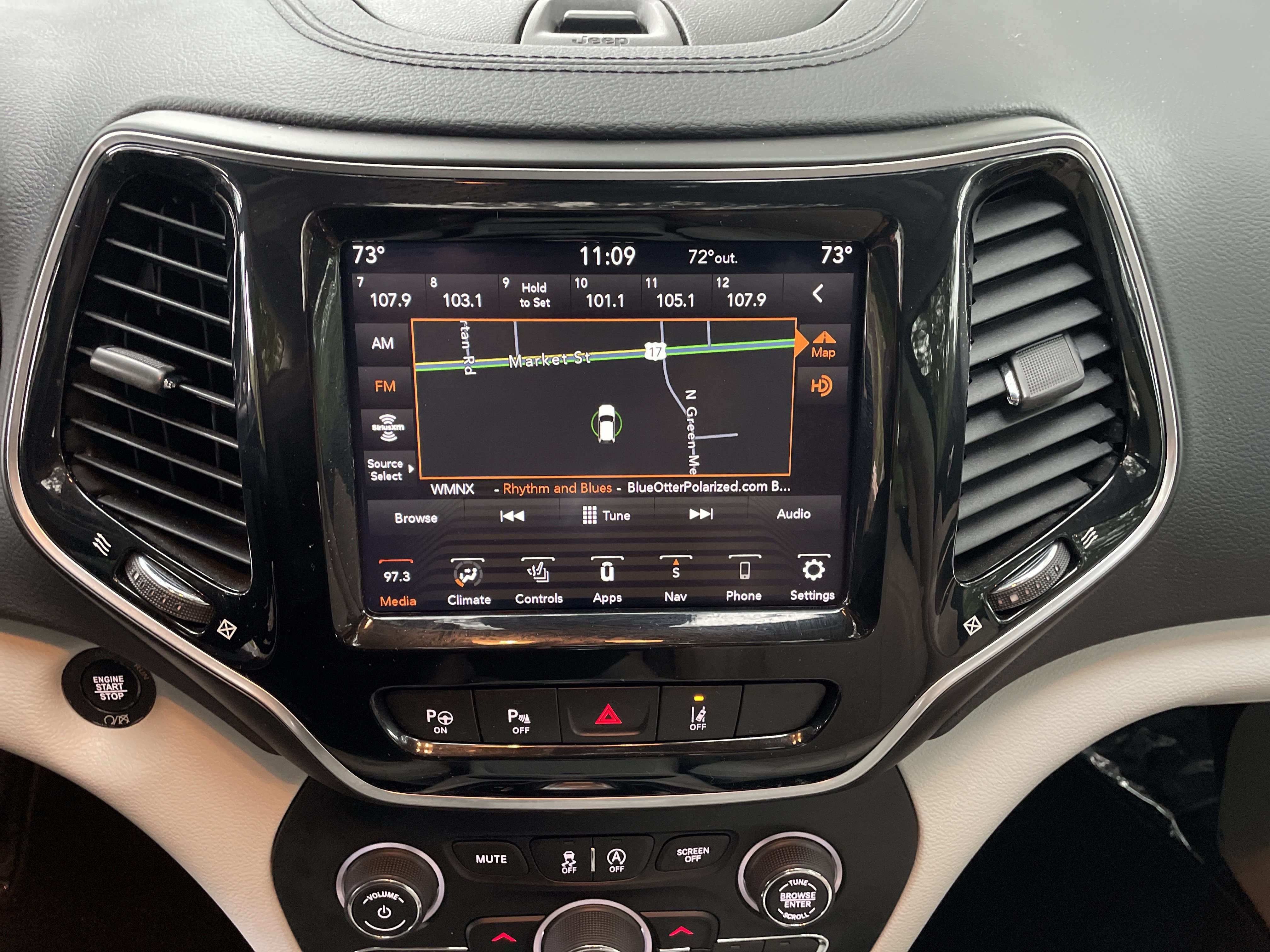 Used 2021 Jeep Cherokee Limited w/ Elite Package FWD image 22
