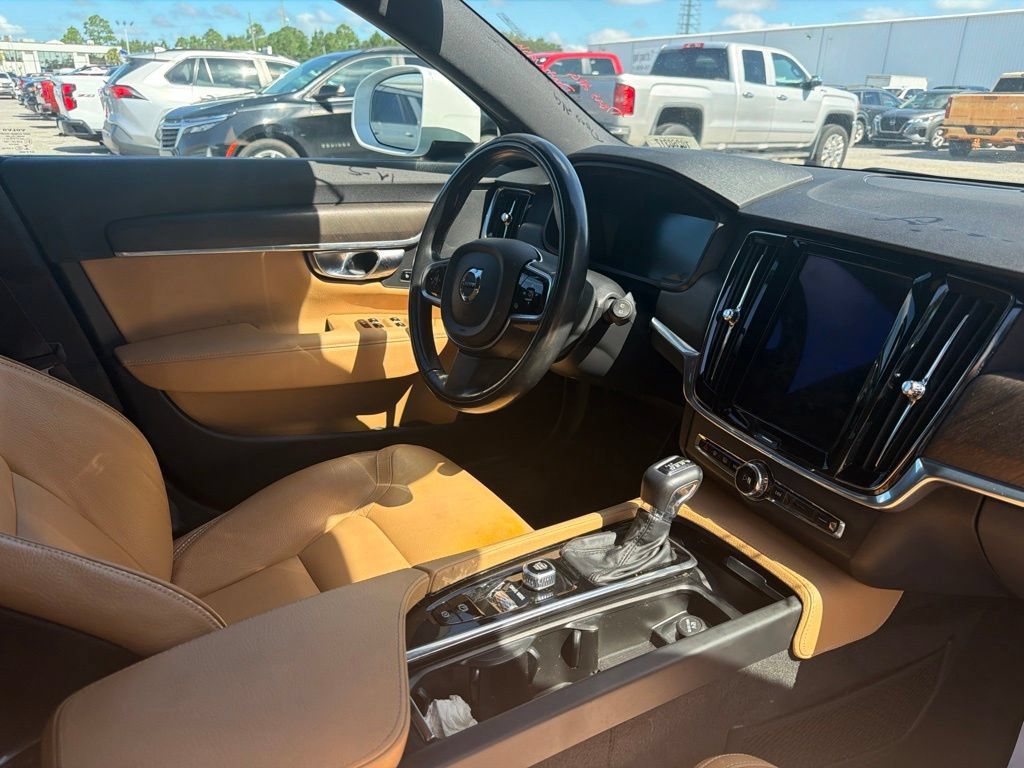 Used 2018 Volvo V90 T5 Cross Country w/ Convenience Package AWD/4WD image 18