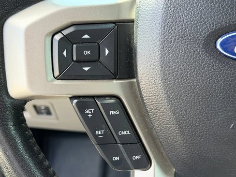 Used 2020 Ford F150 Lariat RWD image 14