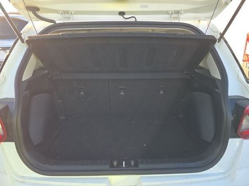 Used 2024 Hyundai Venue SEL image 9