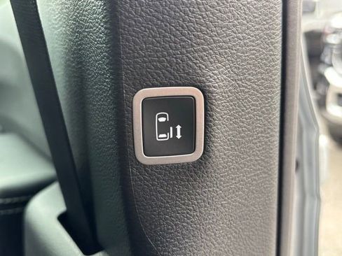 New 2026 Chrysler Pacifica Select image 10