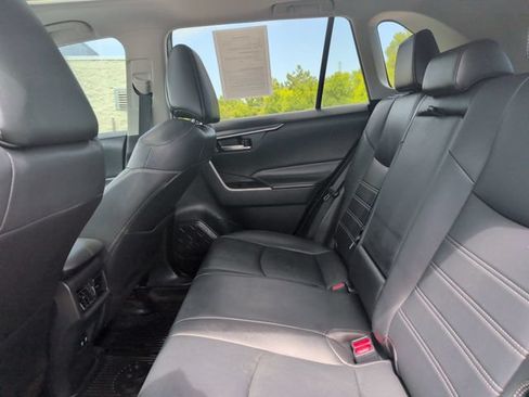 Used 2021 Toyota RAV4 XLE Premium AWD/4WD image 31