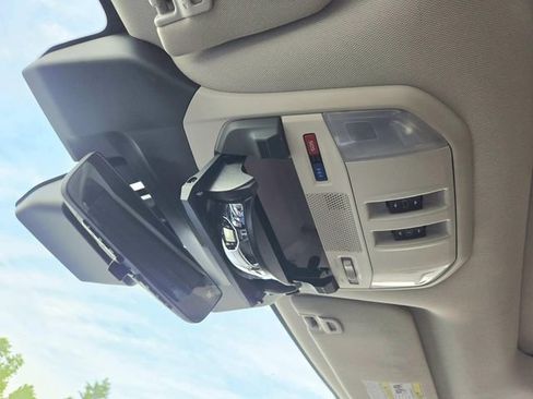 Used 2023 Subaru Ascent Touring AWD/4WD image 31