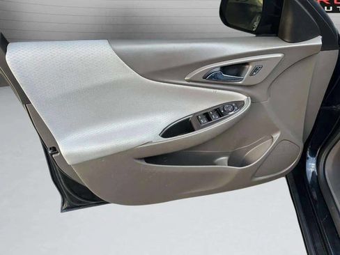 Used 2021 Chevrolet Malibu LT image 31