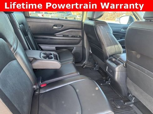 Used 2024 Nissan Pathfinder SL w/ Cargo Package image 20