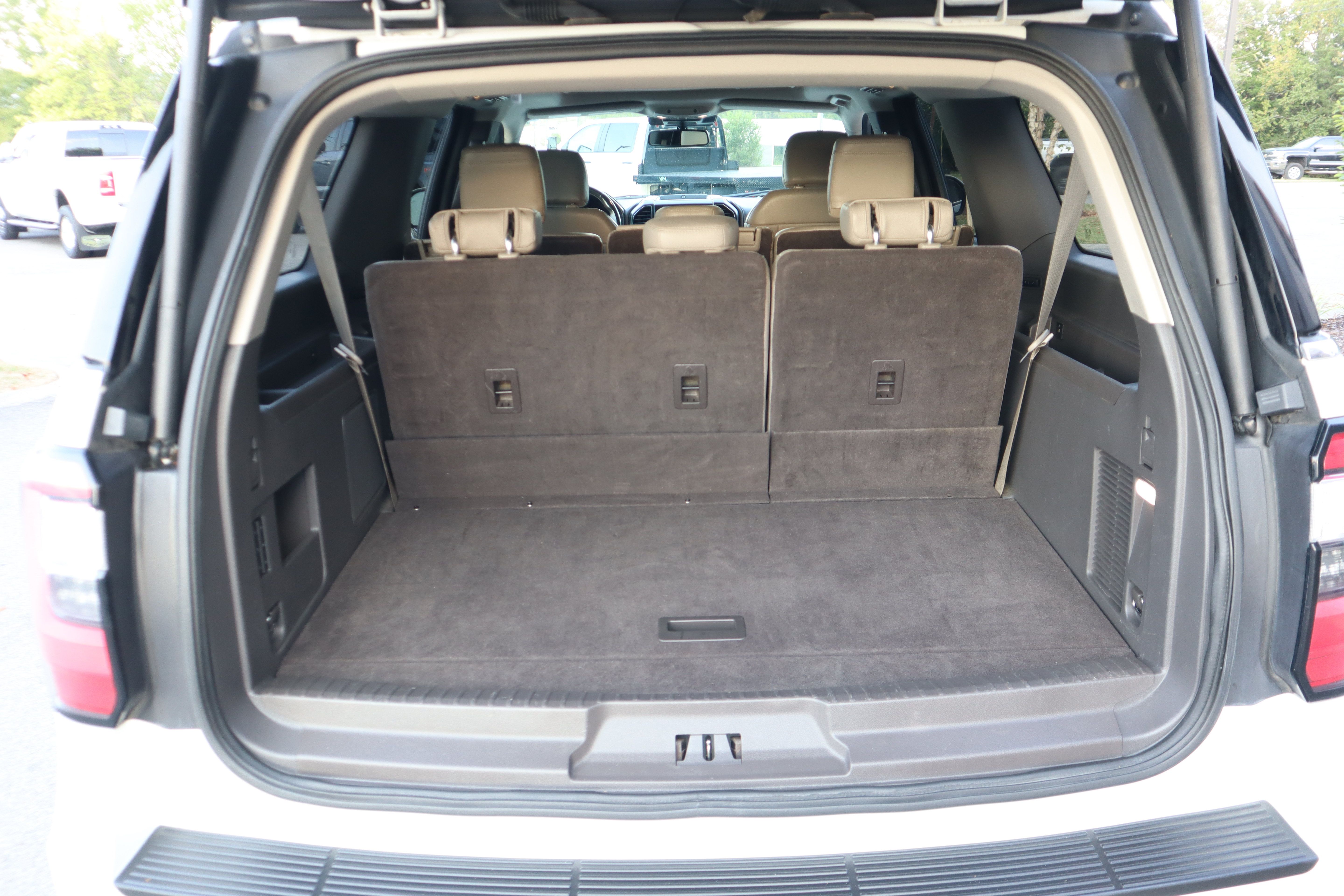 Used 2021 Ford Expedition Max Limited AWD/4WD image 35