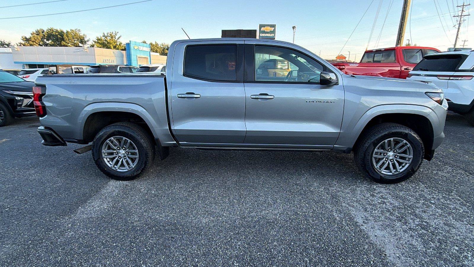 Used 2024 Chevrolet Colorado LT w/ LT Convenience Package RWD image 7