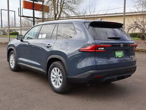 New 2026 Toyota Grand Highlander XLE AWD/4WD image 4