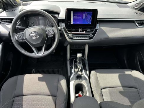 Used 2024 Toyota Corolla Cross SE image 18