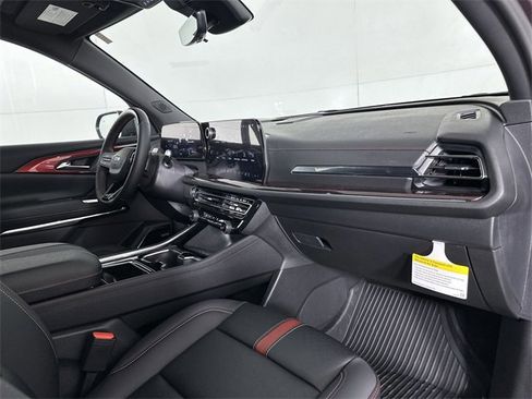 New 2026 Chevrolet Traverse RS w/ LPO, Floor Liner Package image 29