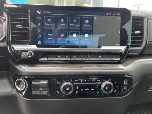 Used 2025 Chevrolet Silverado 1500 LT image 32