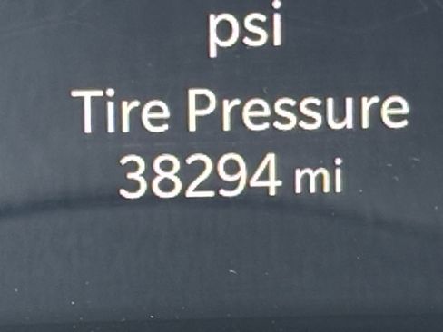 Used 2025 Jeep Compass Trailhawk image 39