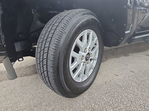 Used 2025 Toyota Tacoma SR5 image 31