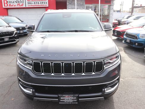 Used 2024 Jeep Wagoneer Series III image 9
