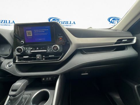 Used 2023 Toyota Highlander L image 10