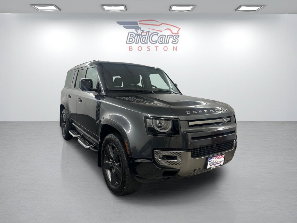 Used 2024 Land Rover Defender 130 X-Dynamic SE AWD/4WD image 3