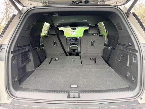 New 2026 Chevrolet Traverse Z71 w/ Enhanced Driving Package image 8