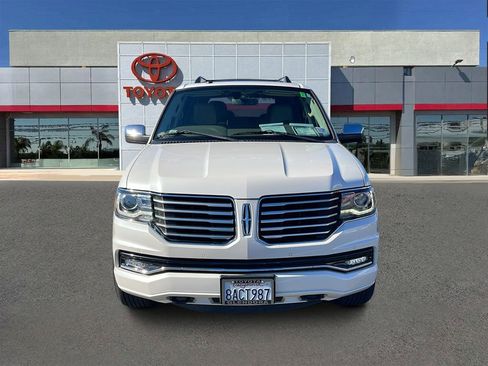 Used 2017 Lincoln Navigator Select image 8