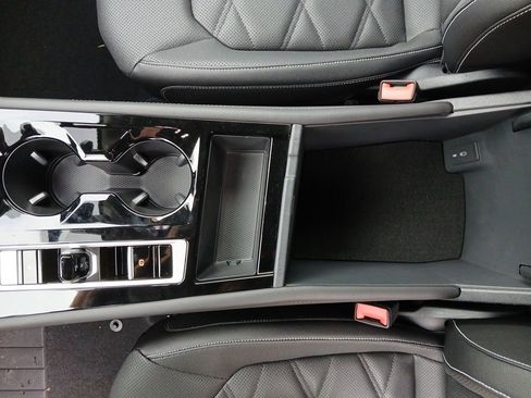 New 2025 Volkswagen Atlas SE image 24