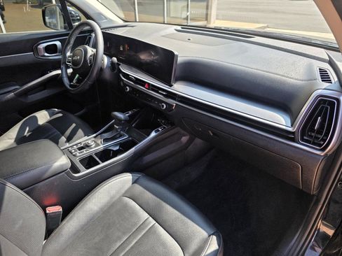 Used 2025 Kia Sorento S w/ Panoramic Sunroof Package FWD image 19
