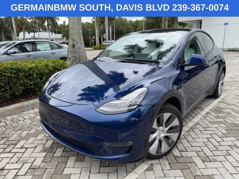 Used 2022 Tesla Model Y Long Range AWD/4WD image 2
