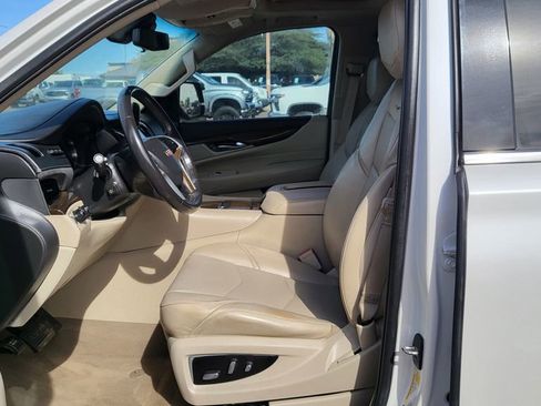 Used 2018 Cadillac Escalade Luxury image 29
