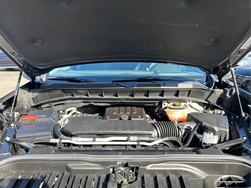 Used 2023 Chevrolet Silverado 1500 LT AWD/4WD image 11