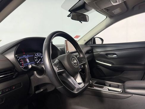 Used 2025 Nissan Sentra SR FWD image 23