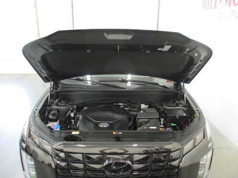 Used 2024 Hyundai Palisade Calligraphy image 32